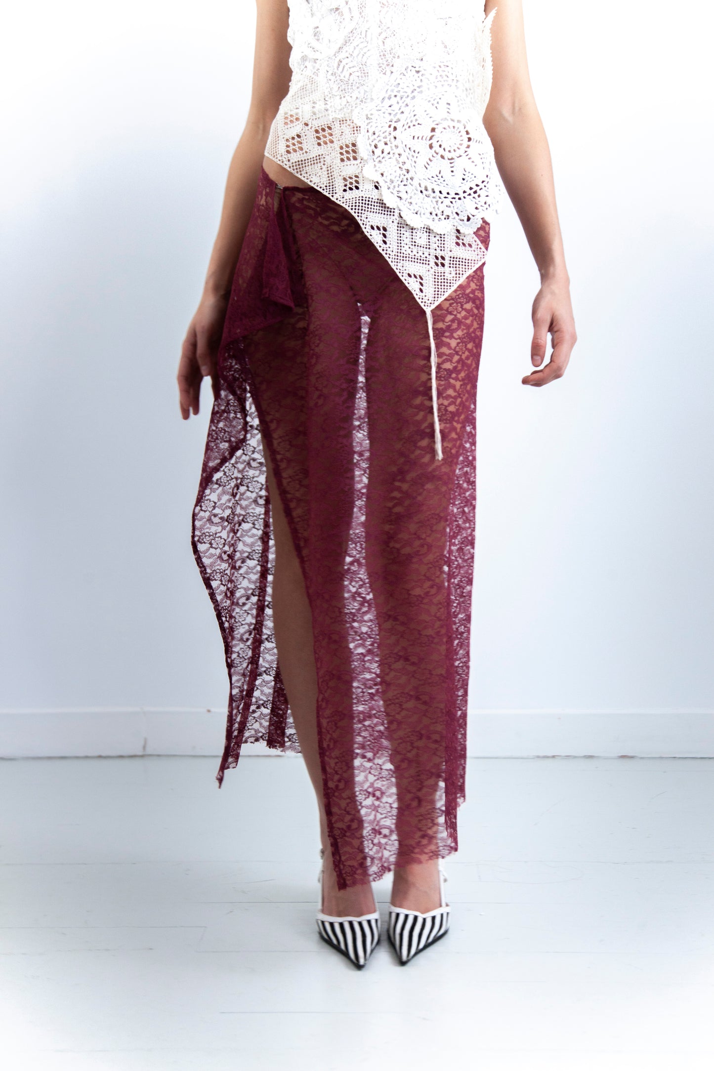 SAVANA LACE SKIRT