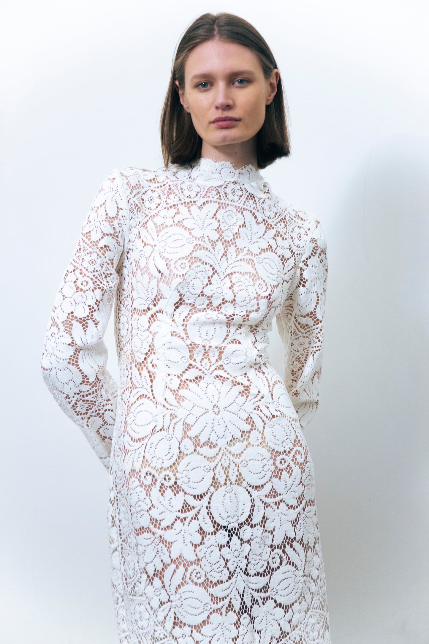 LUMIO LACE DRESS WHITE