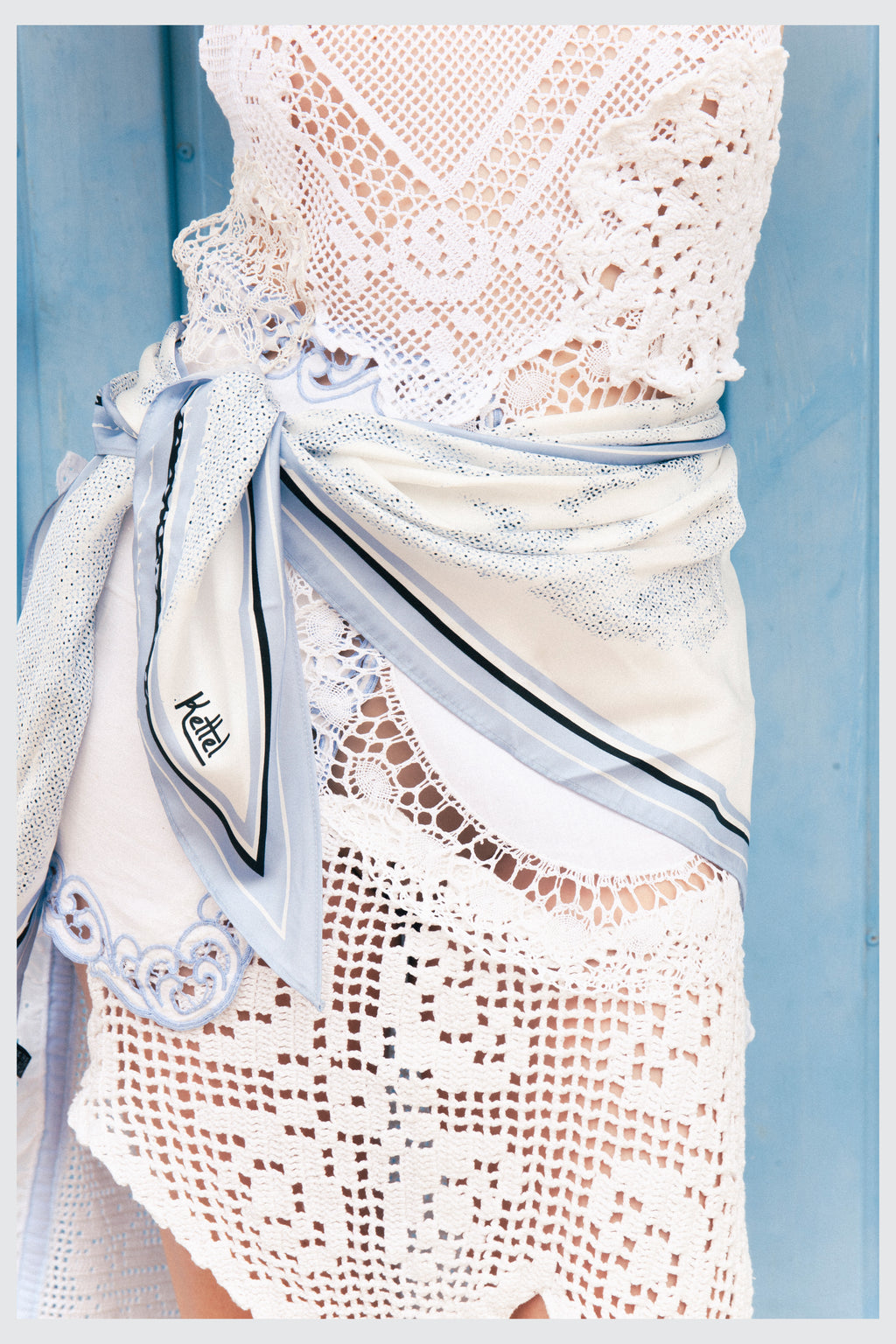TRIANGLE SCARF BLUE