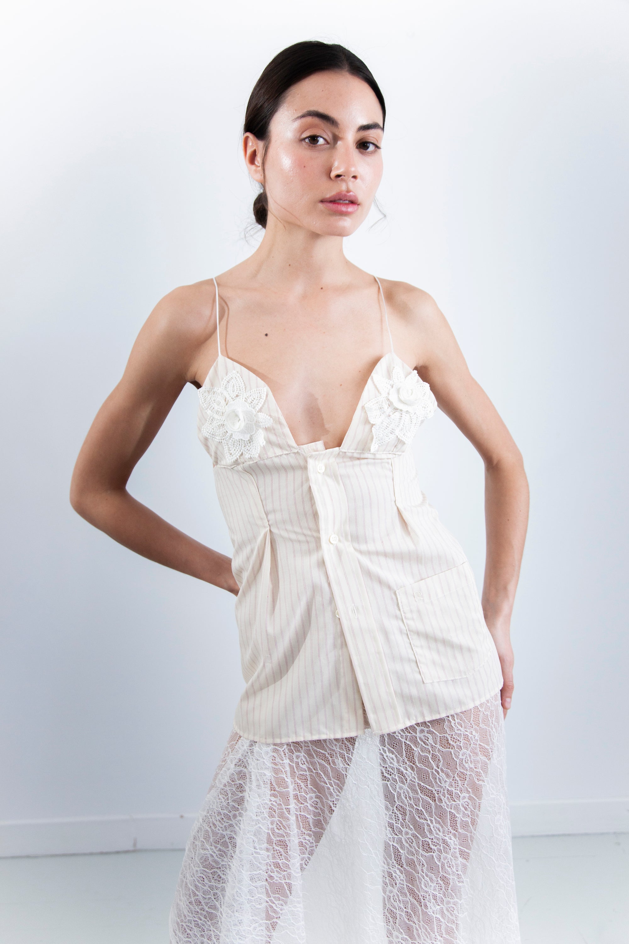 TINKY TRIANGLE TOP