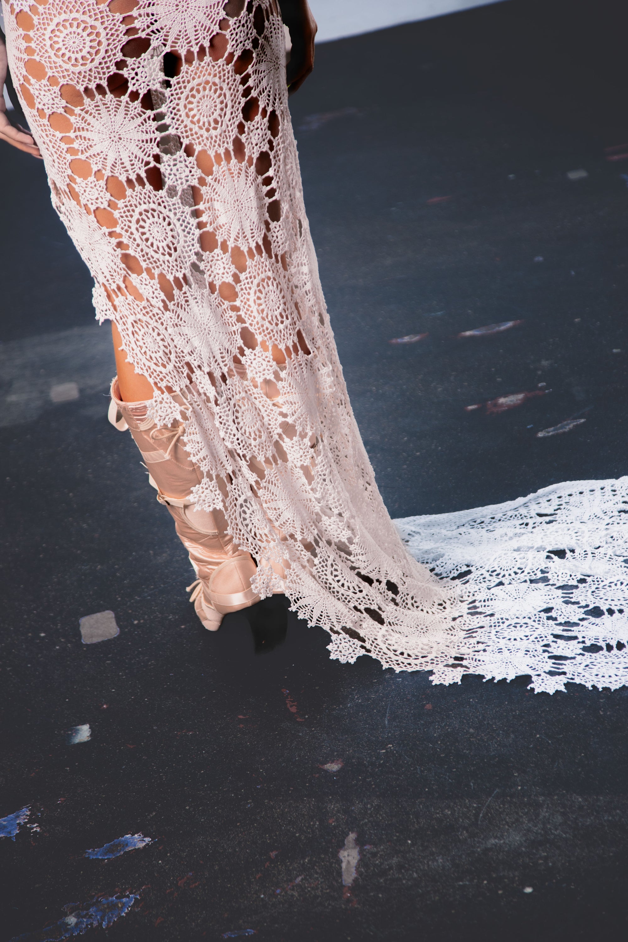 HANDKERCHIEF MAXI DRESS HANDKERCHIEF MAXI DRESS