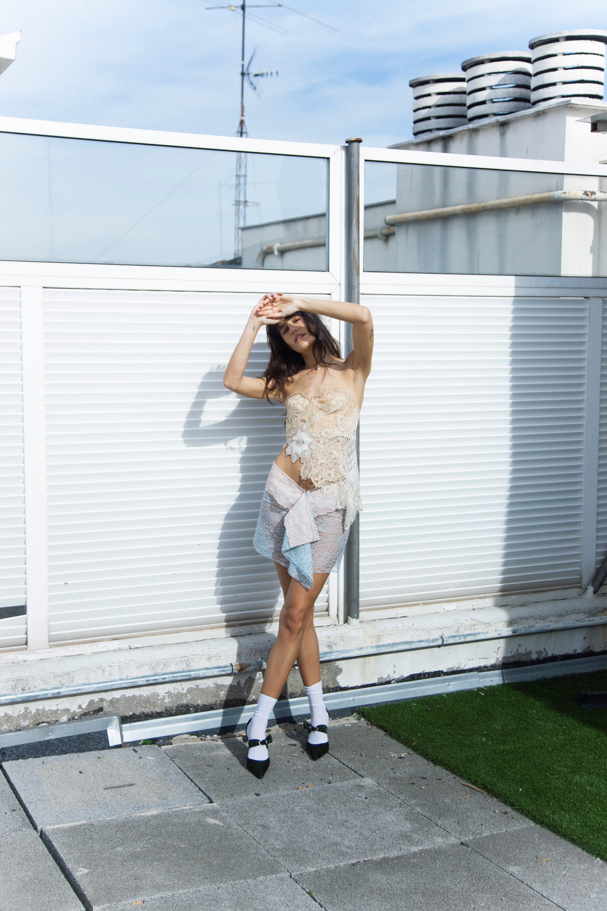 LACE MINI SKIRT