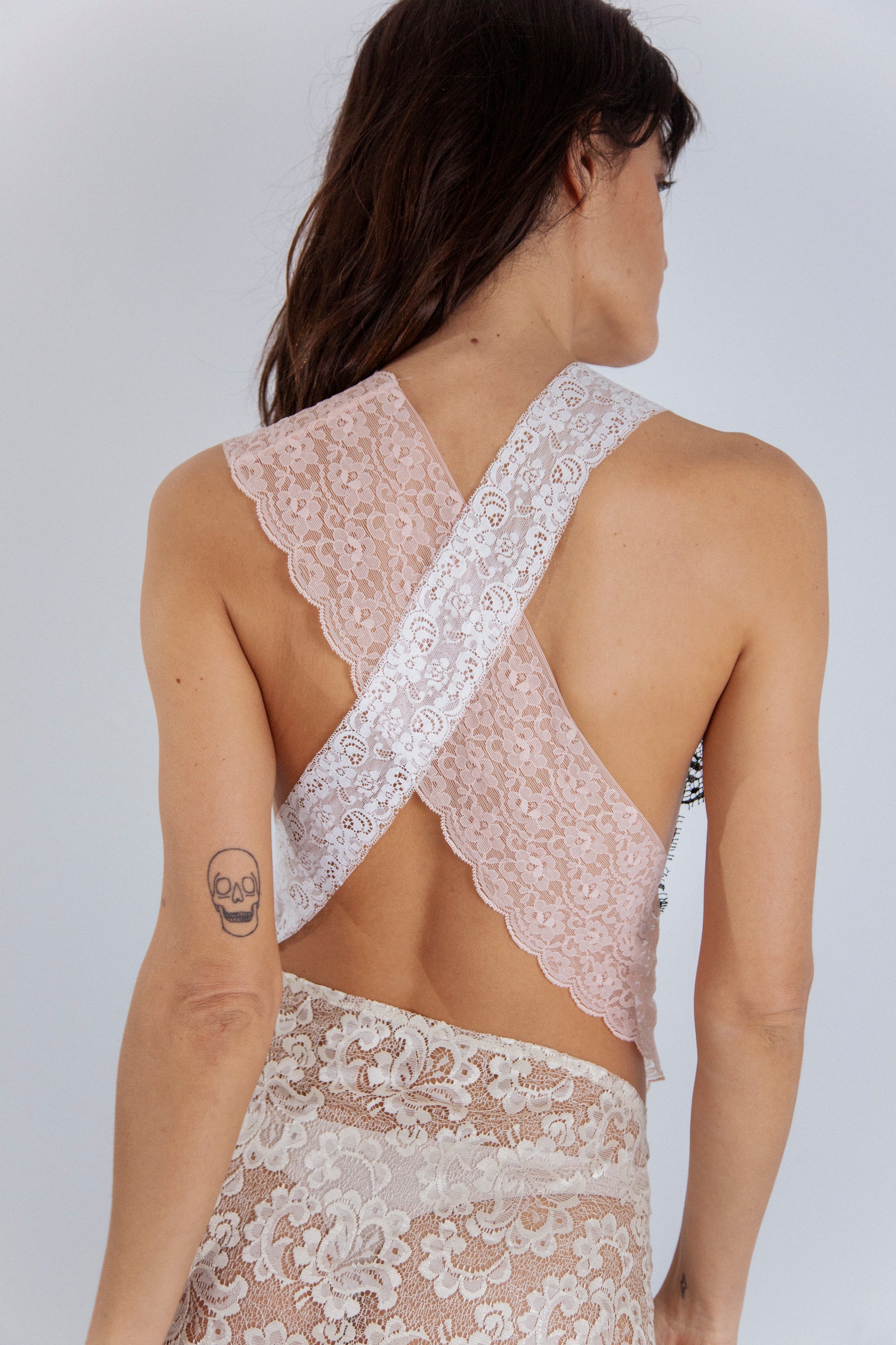 LACE DRAPE TOP