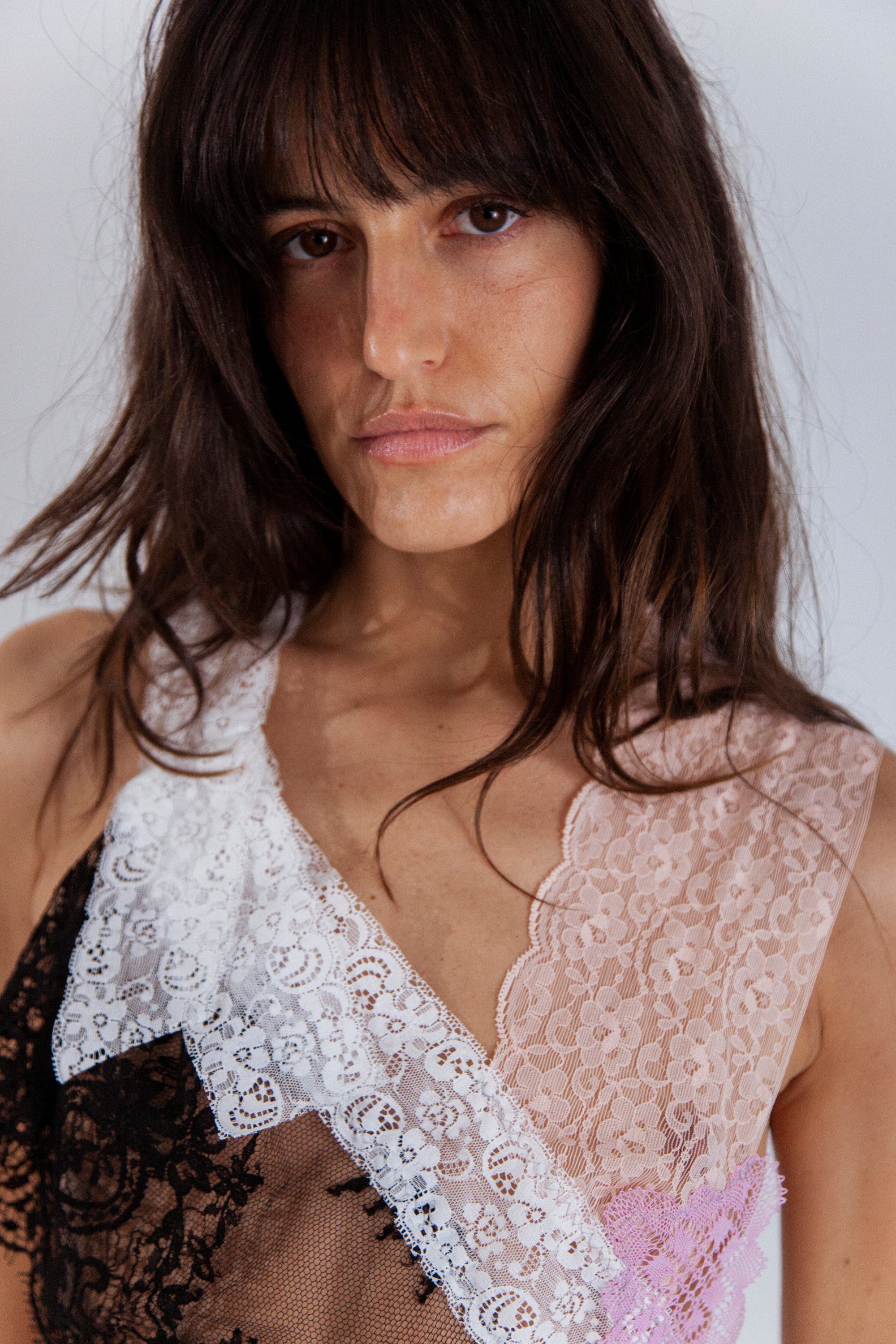 LACE DRAPE TOP