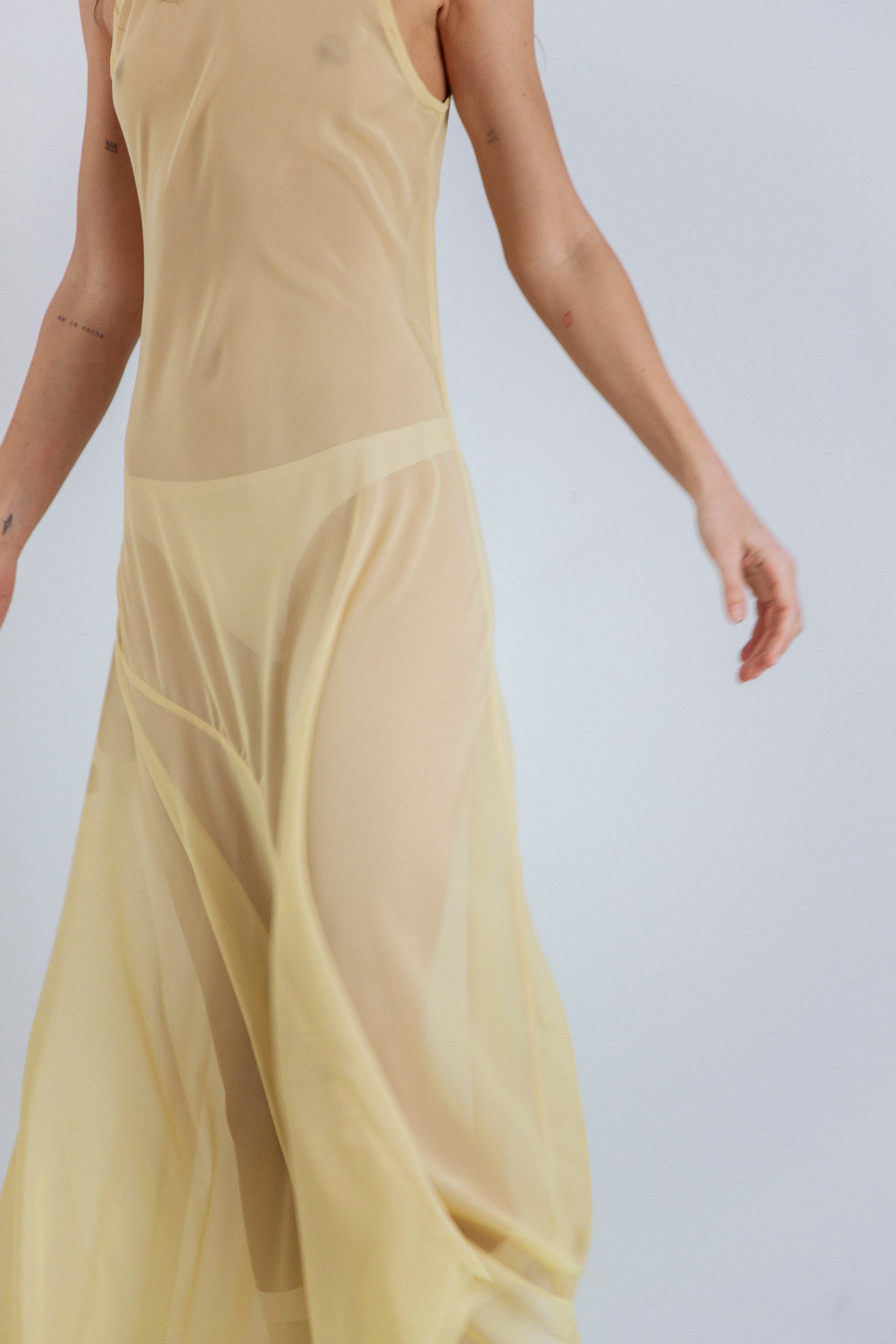 FLOWY YELLOW DRESS