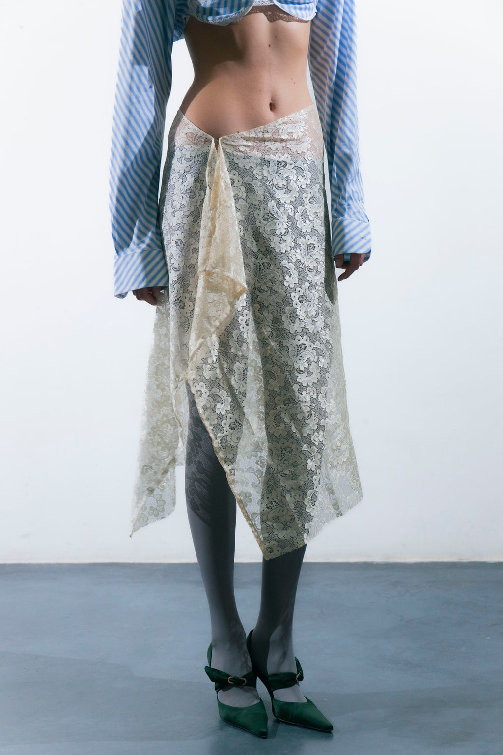 SAVANA LACE SKIRT