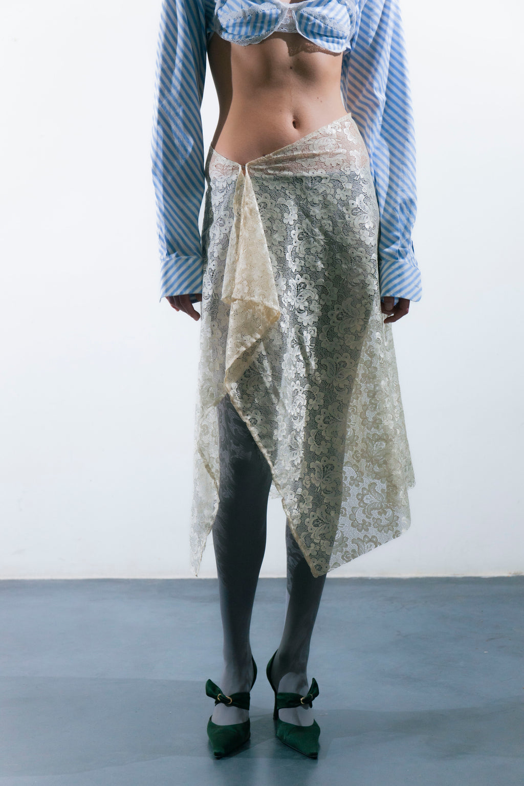 SAVANA LACE SKIRT