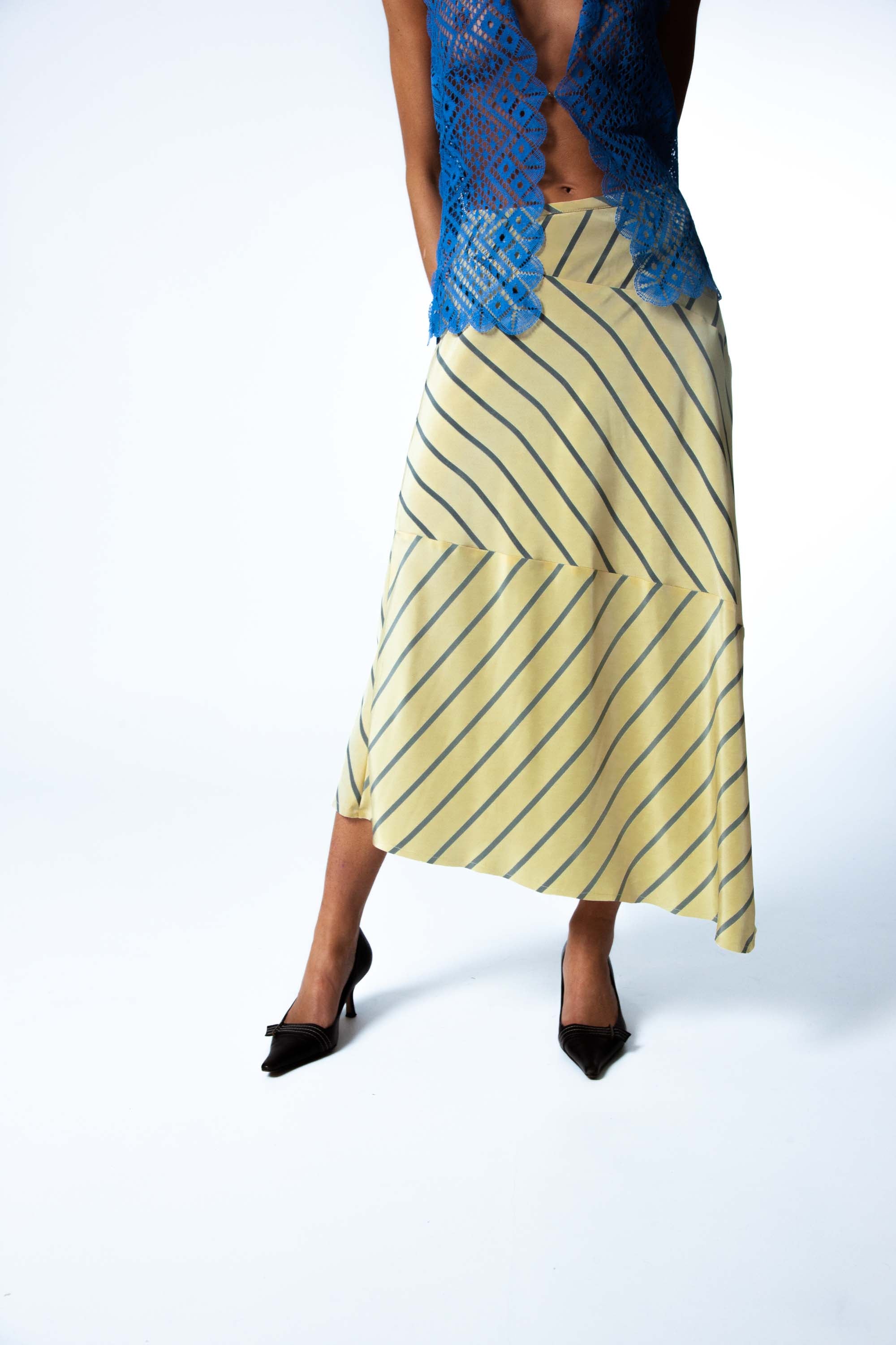 FLOWY ASYMETRIC SKIRT