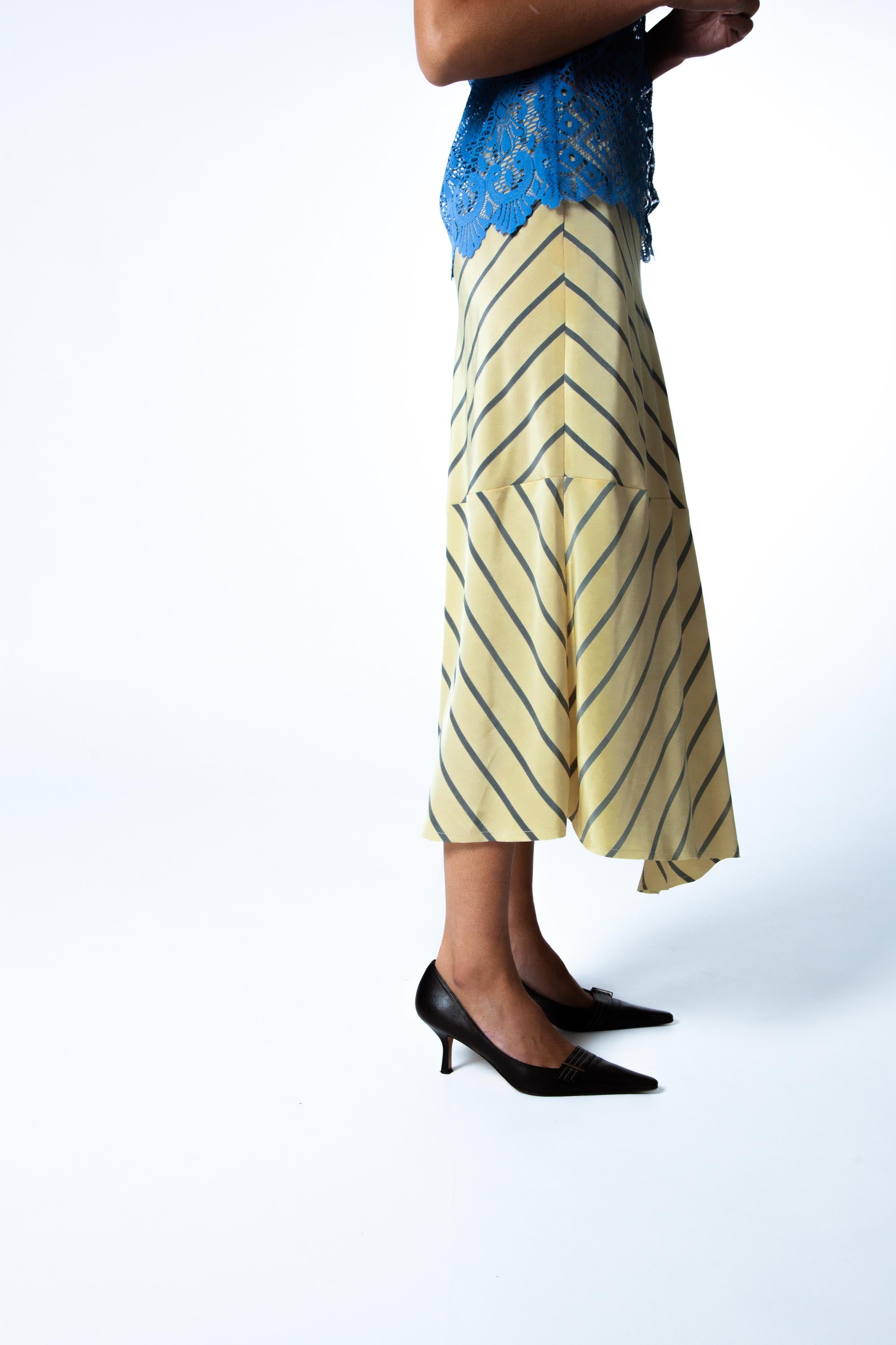 FLOWY ASYMETRIC SKIRT
